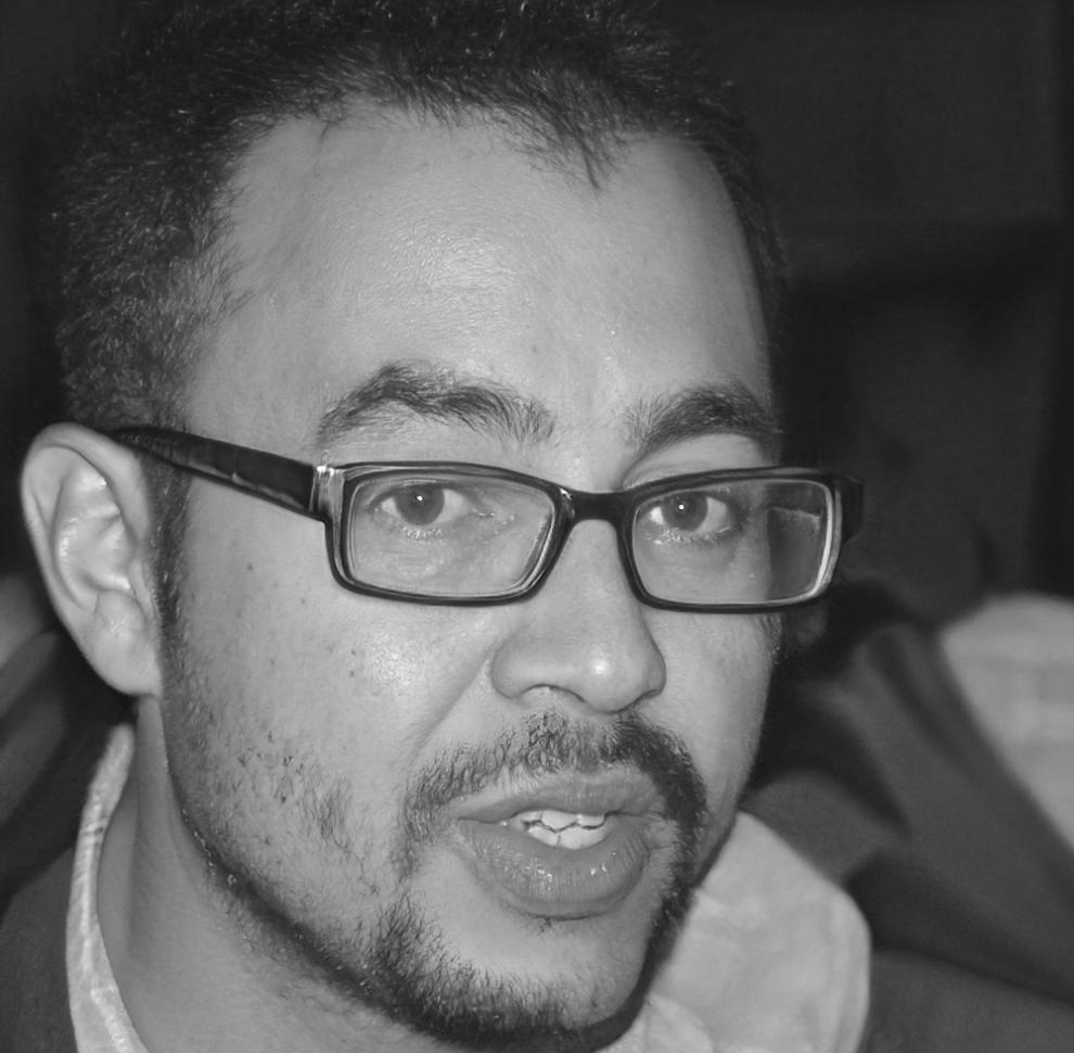 Retrato profesional de Valentín Quiroga, instructor de herramientas