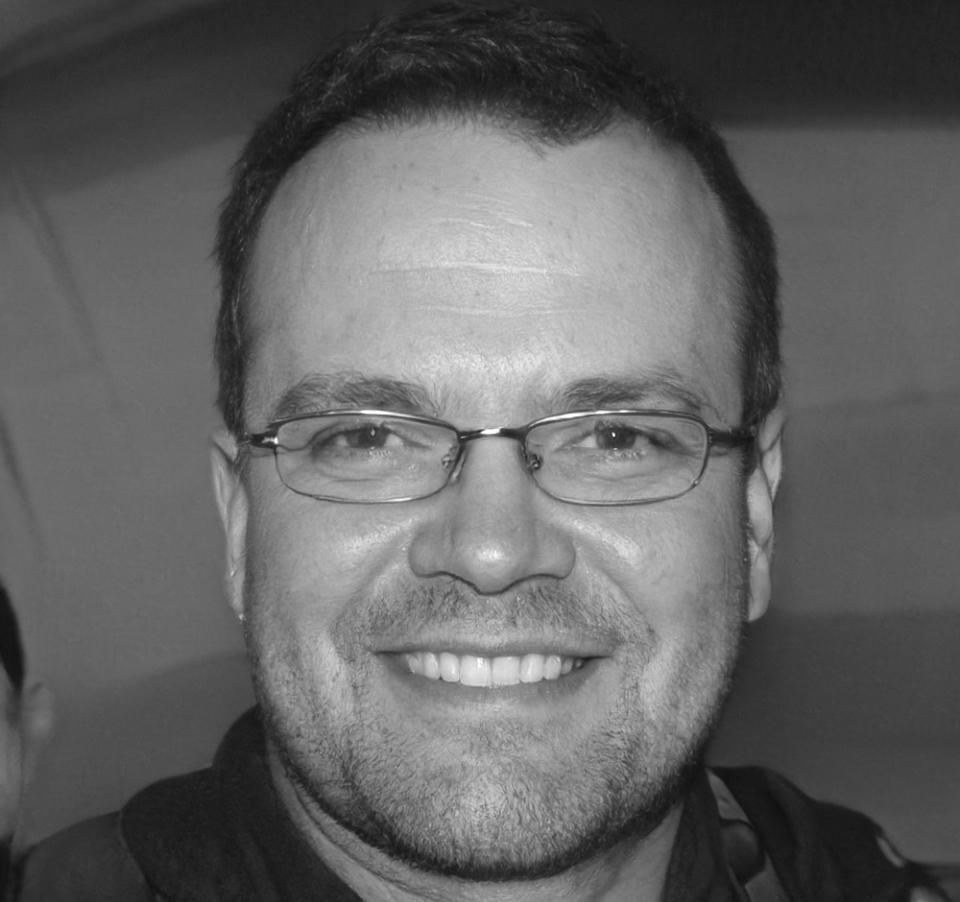 Retrato profesional de Esteban Villalba